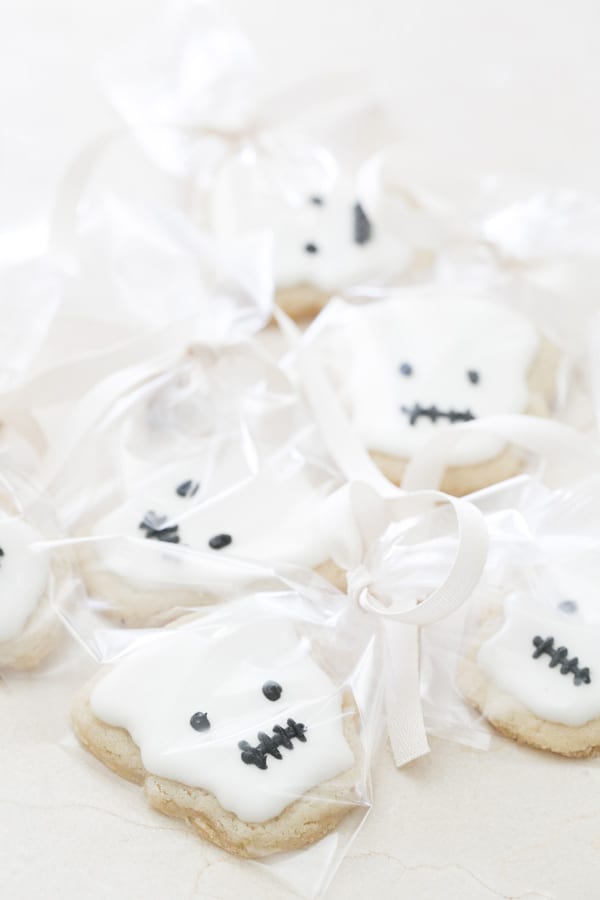 kids halloween party idea, skeleton cookies