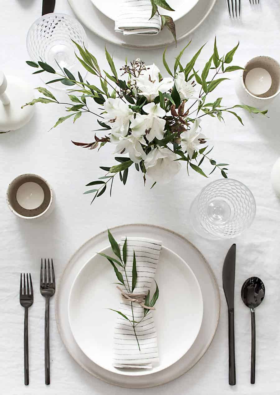 Simple black and white table setting 