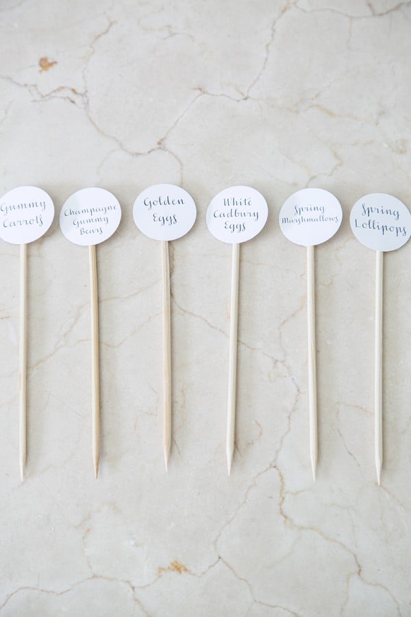 Labels printed and glued on wooden skewers - easter egg hunt