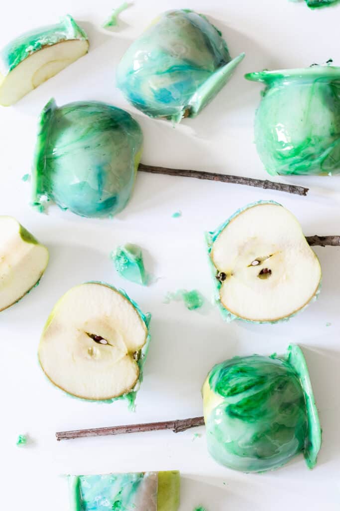 How to Marble Candy Apples for Halloween