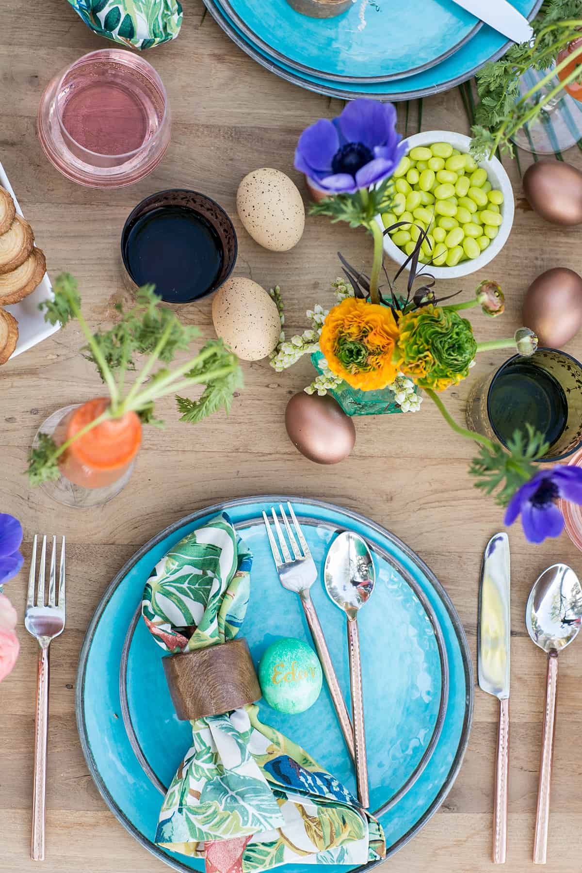 How to set an Easter table setting