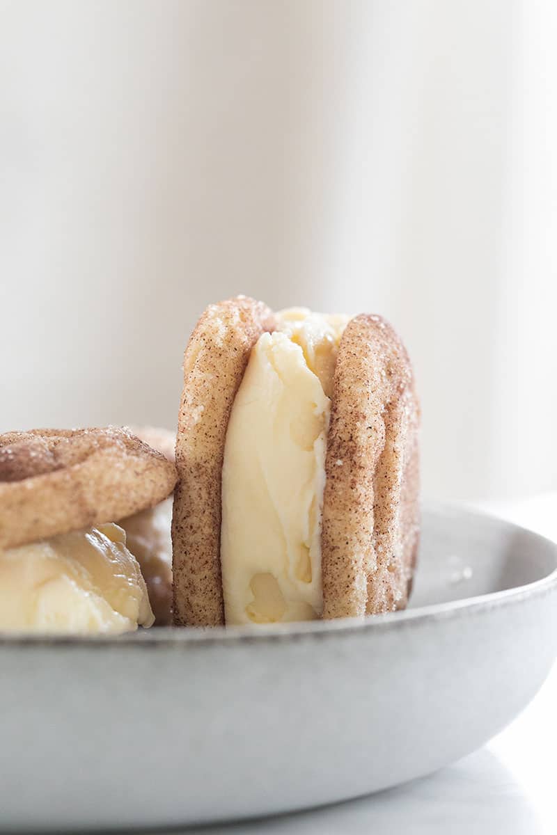 Snickerdoodle cookies with sweet cream ice cream.