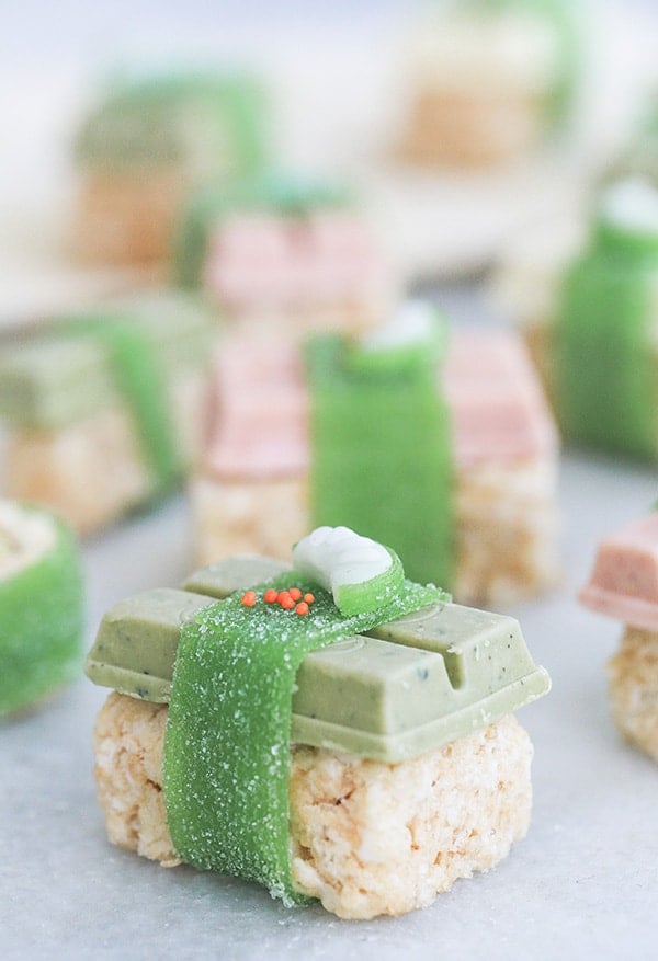 en lille otte Den aktuelle How to Make Kit Kat Candy Sushi Dessert - Sugar and Charm