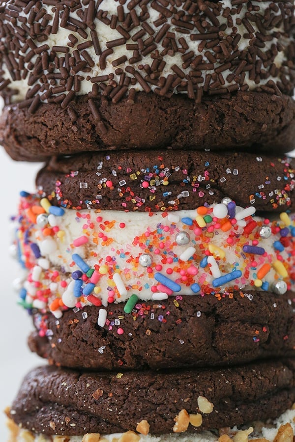 chocolate chip cookie ice cream sandwich with sprinkles;es 