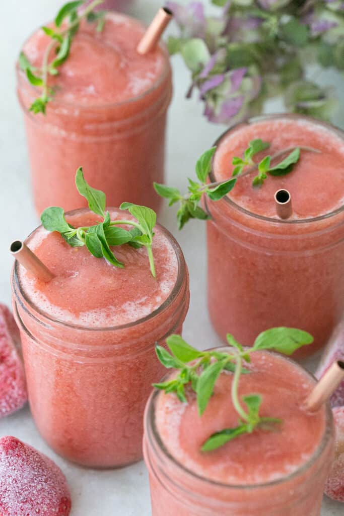 Easy Strawberry Frosé Slushies Recipe