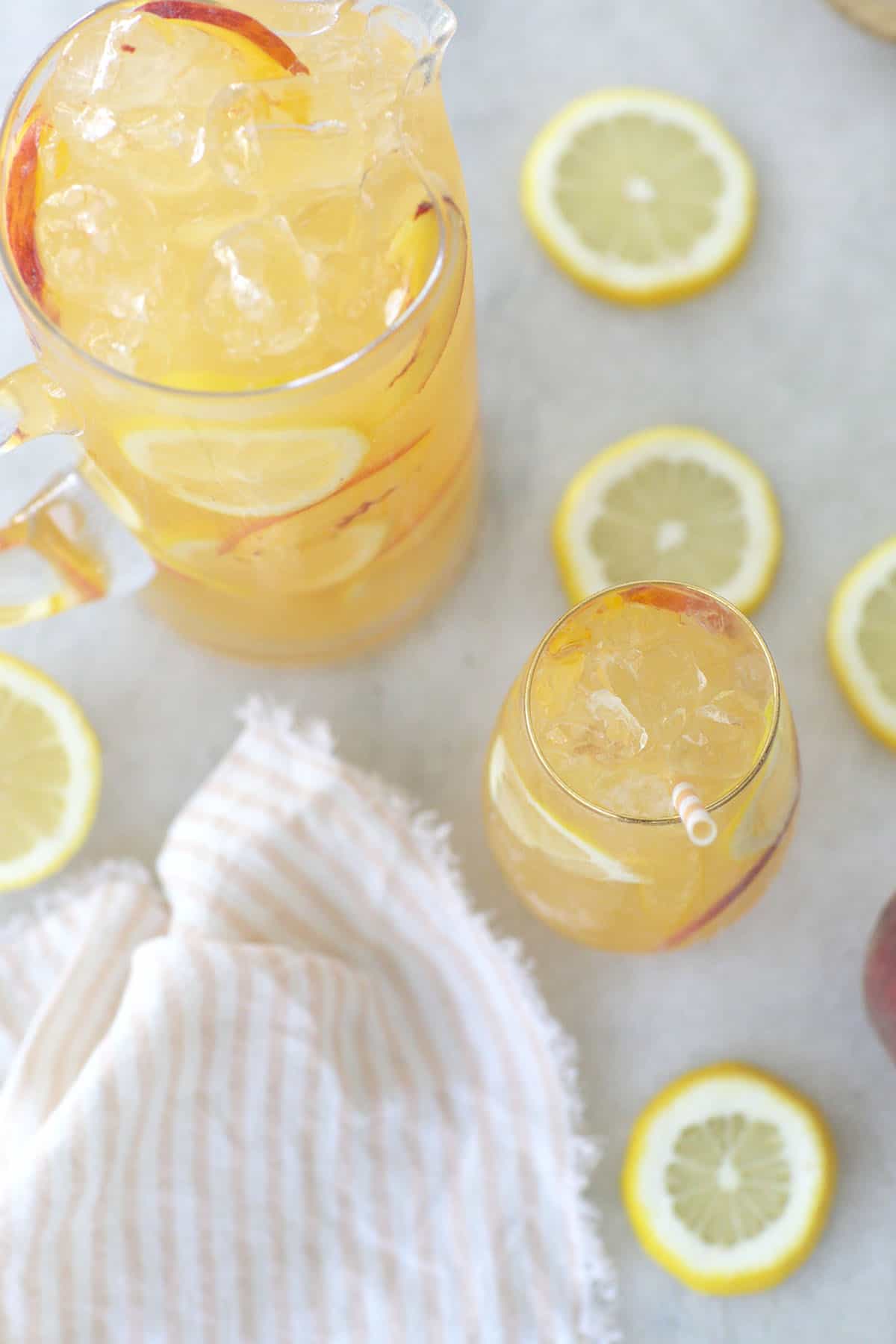 lemonade with peaches