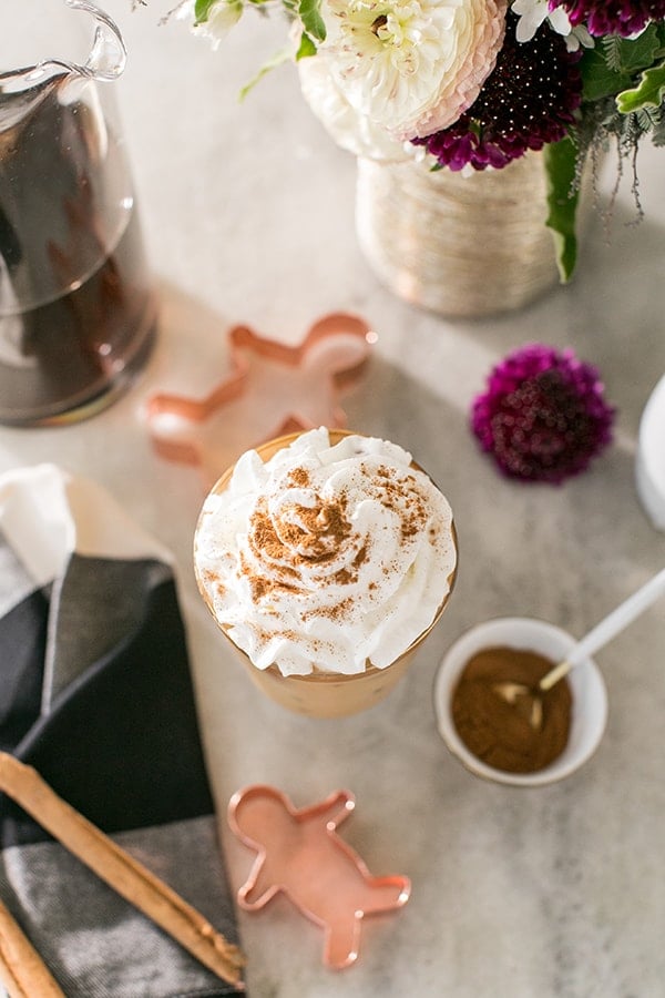 Gingerbread Cold Brew Latté 