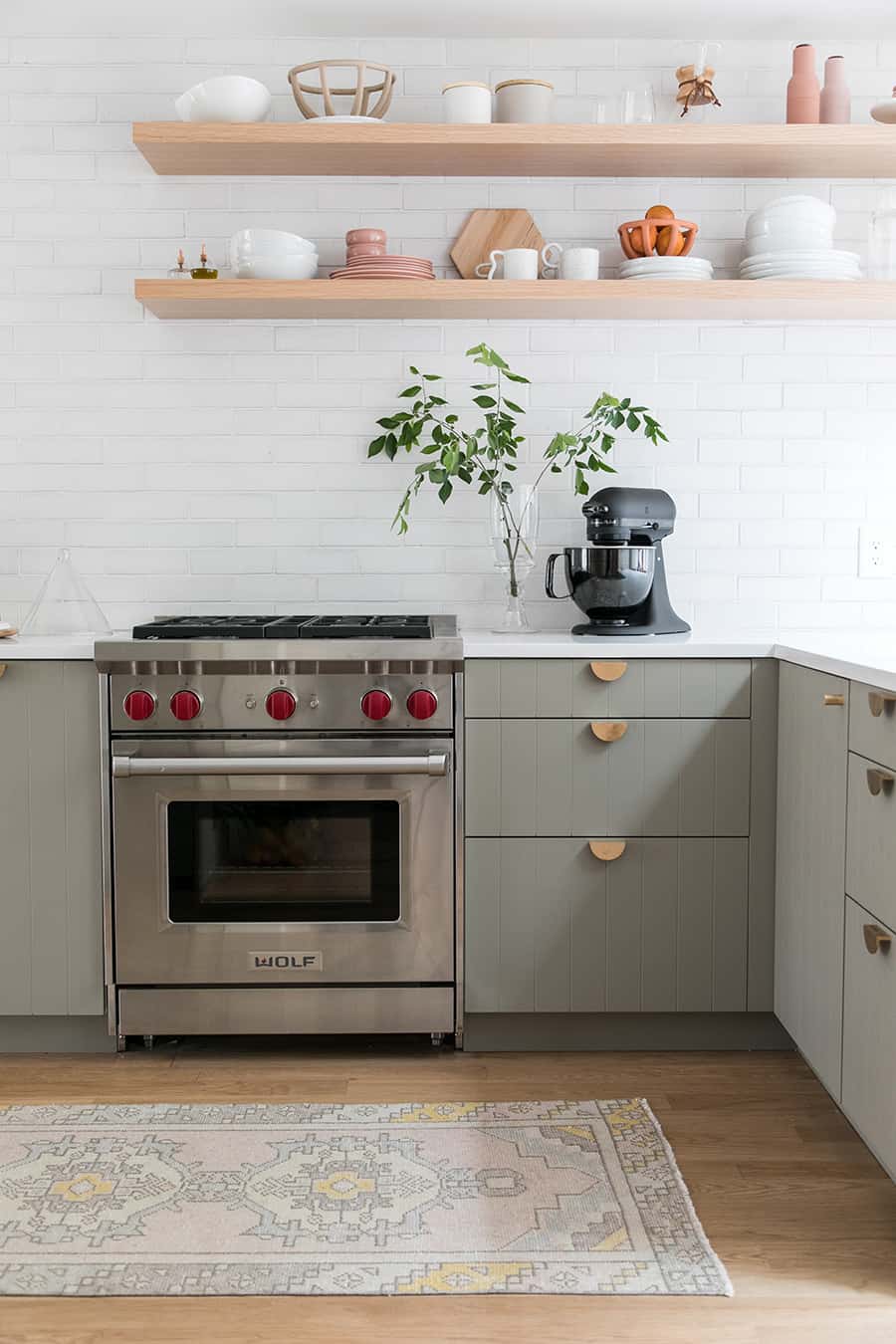 35 Two-Tone Kitchen Cabinets For a Double Dose of Style