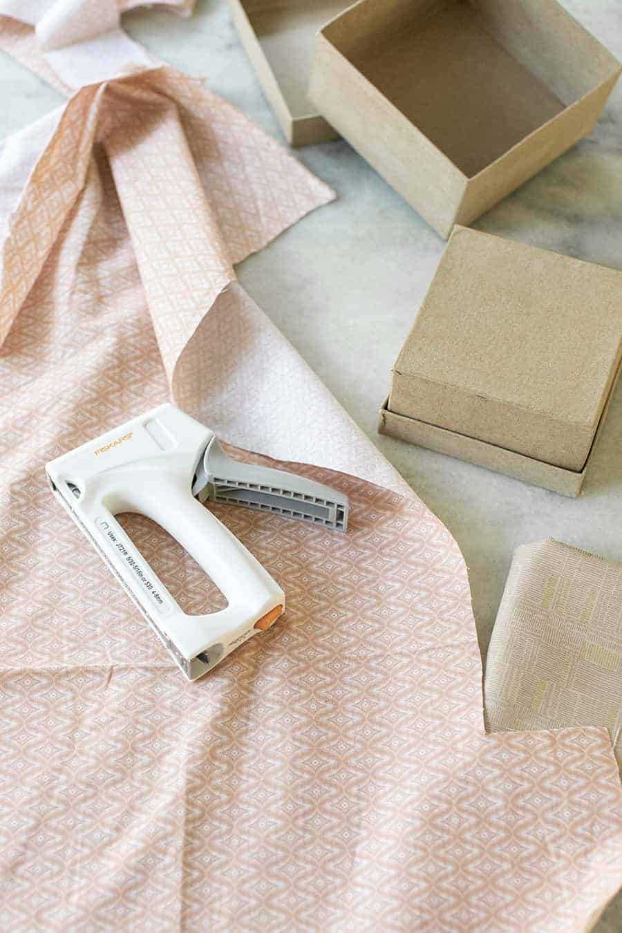 3 Charming DIY Projects For A Perfect Thanksgiving Dessert Table ...