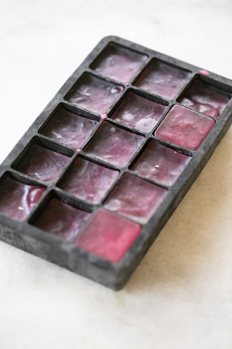 how to make pink ice cubes