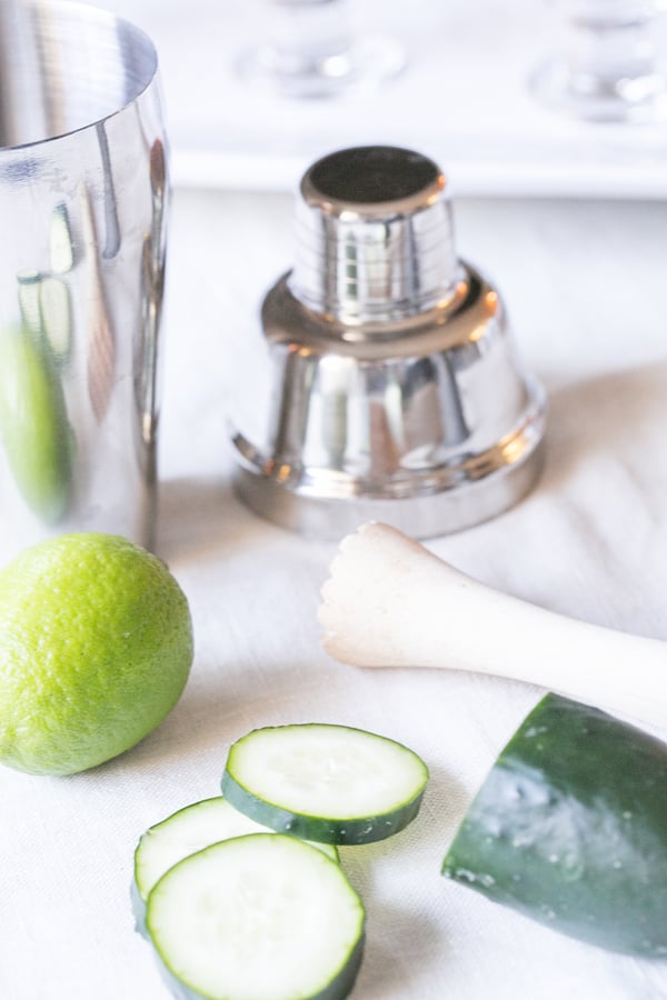 Cucumber martini with lime