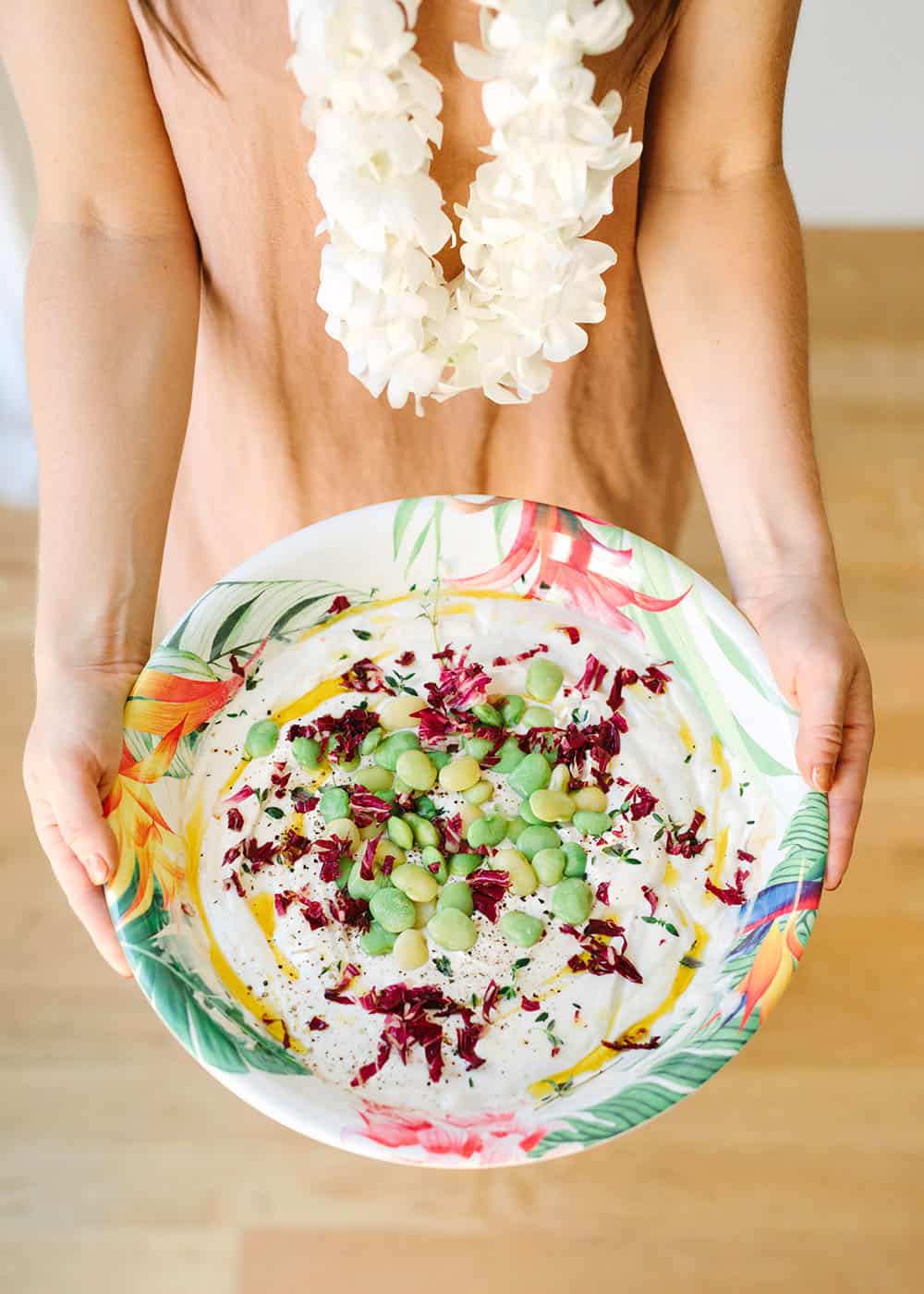 Yogurt dip for a tropical party 