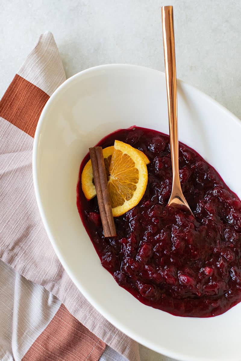 Cranberry sauce recipe and a how to make cranberry sauce guide. 