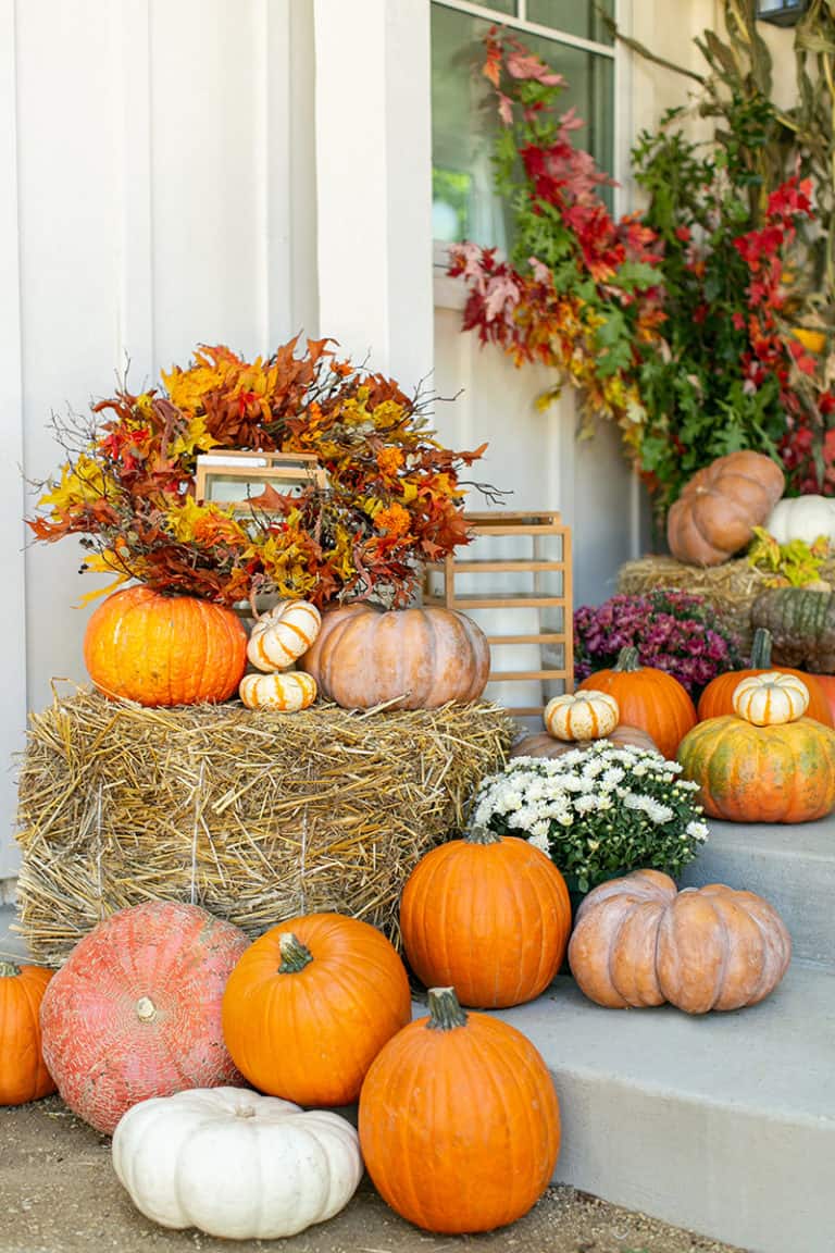 Fall Decor With Hay Bales, Pumpkins & Many More