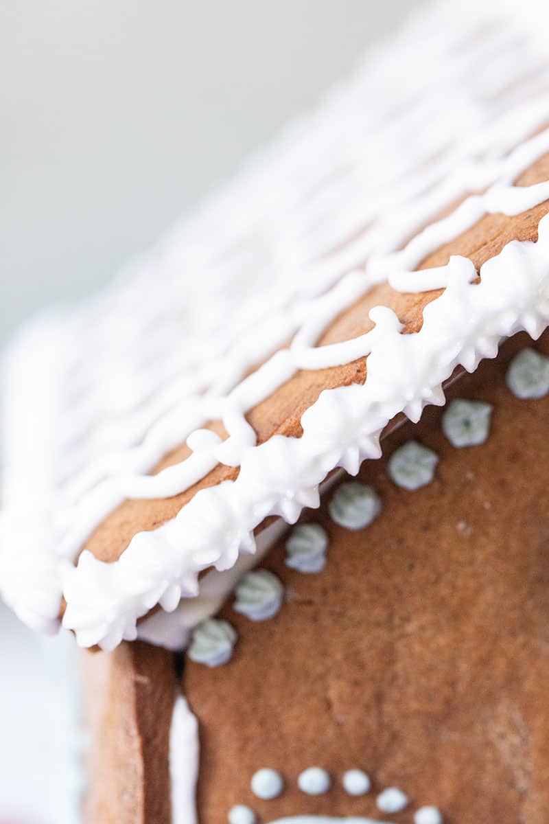 gingerbread house icing on gingerbread roof