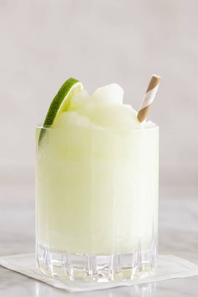 frozen gin and tonic cocktail