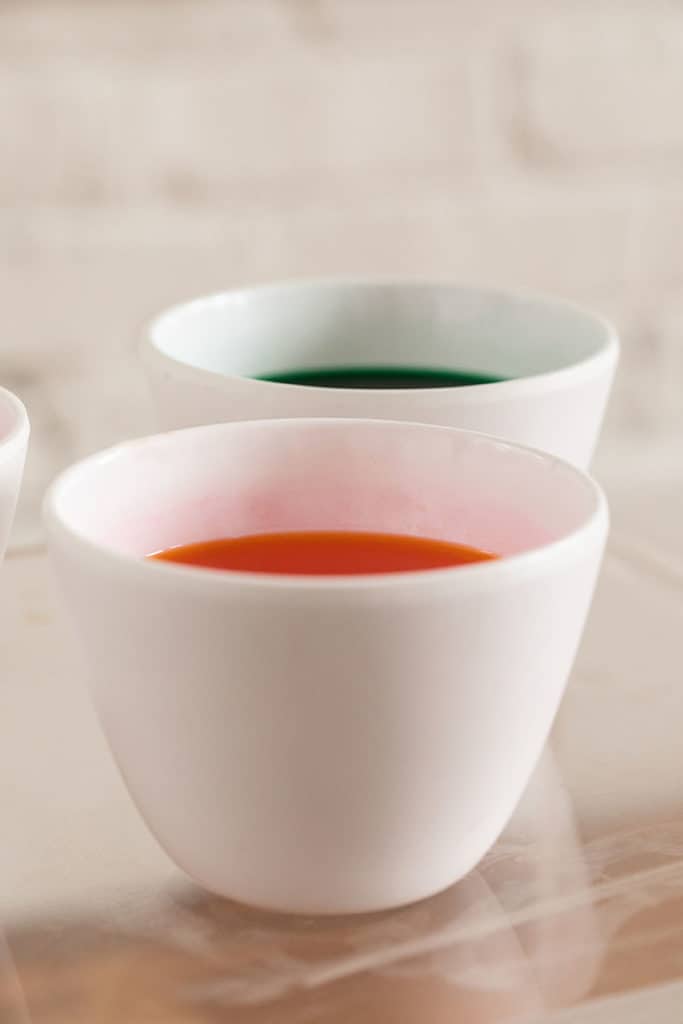 Dying Easter Eggs With Vinegar