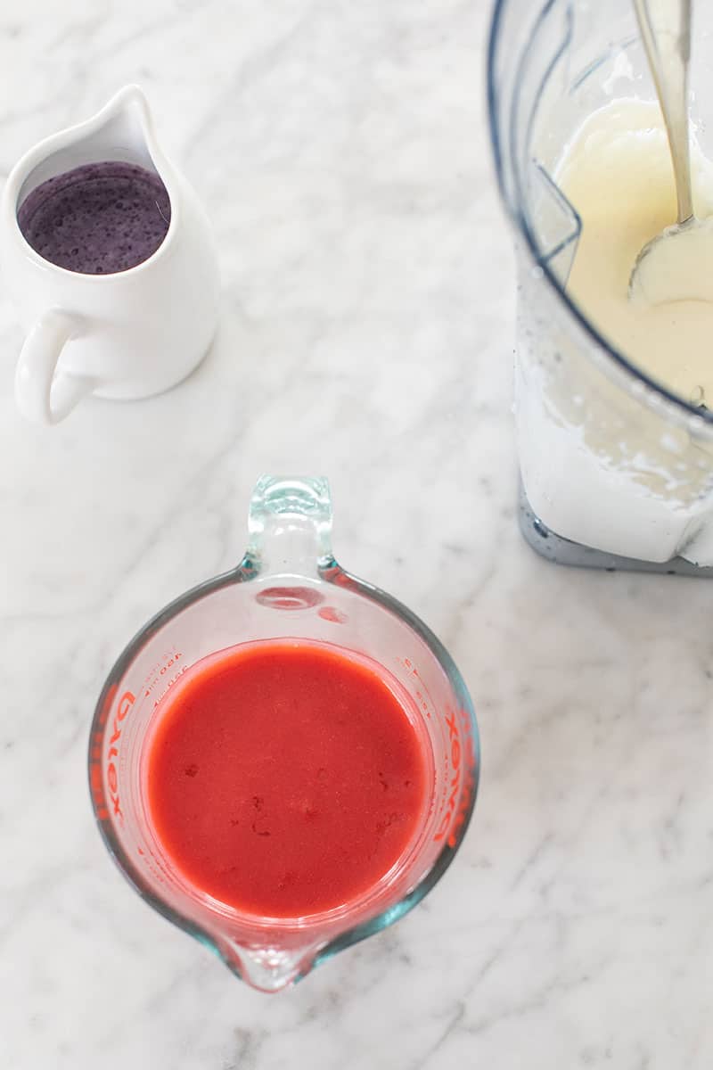 Ingredients to make bomb pop popsicles.