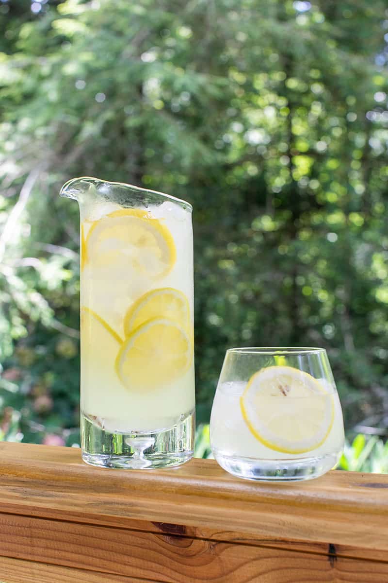 how to make homemade lemonade in a pitcher 