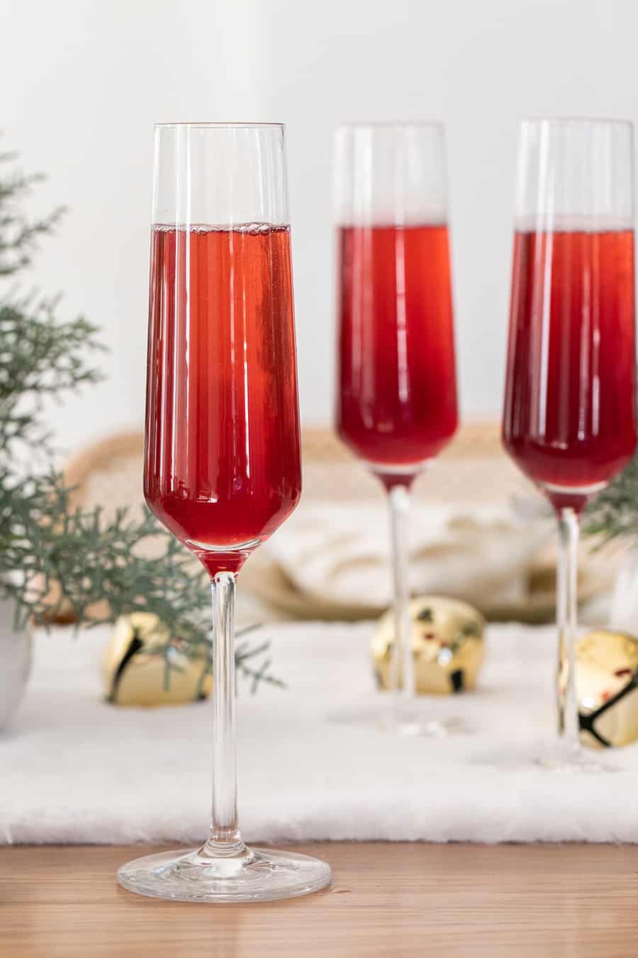 Christmas mimosa made with cranberry juice and Champagne 