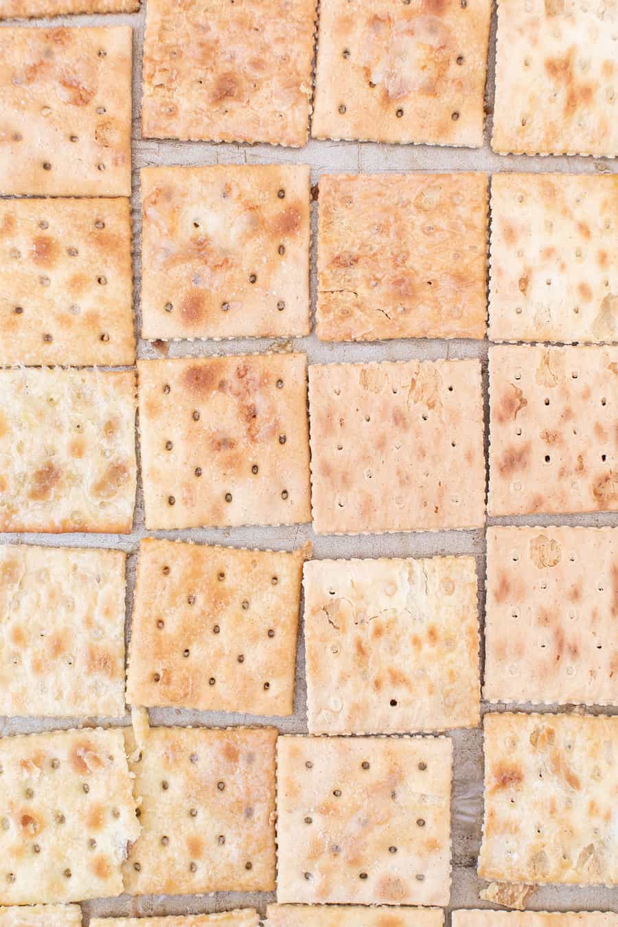 baked saltine crackers
