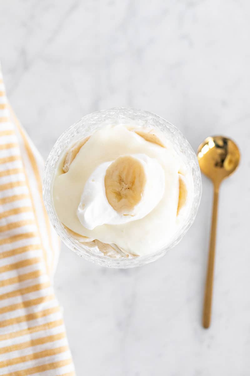 Banana pudding with whipped cream - smoky flavor