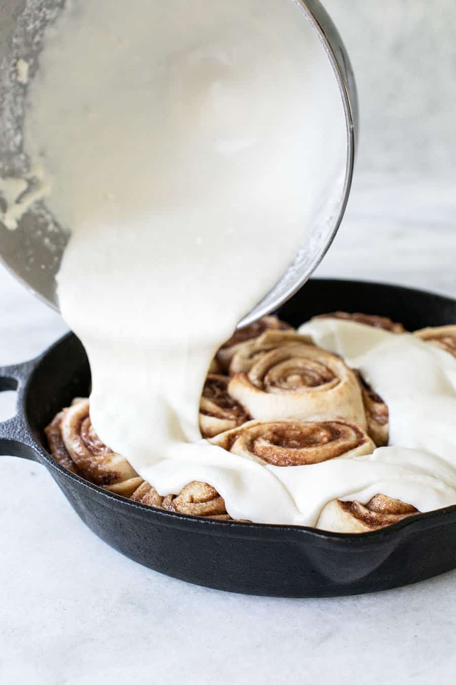 Easy cinnamon rolls - easter dinner