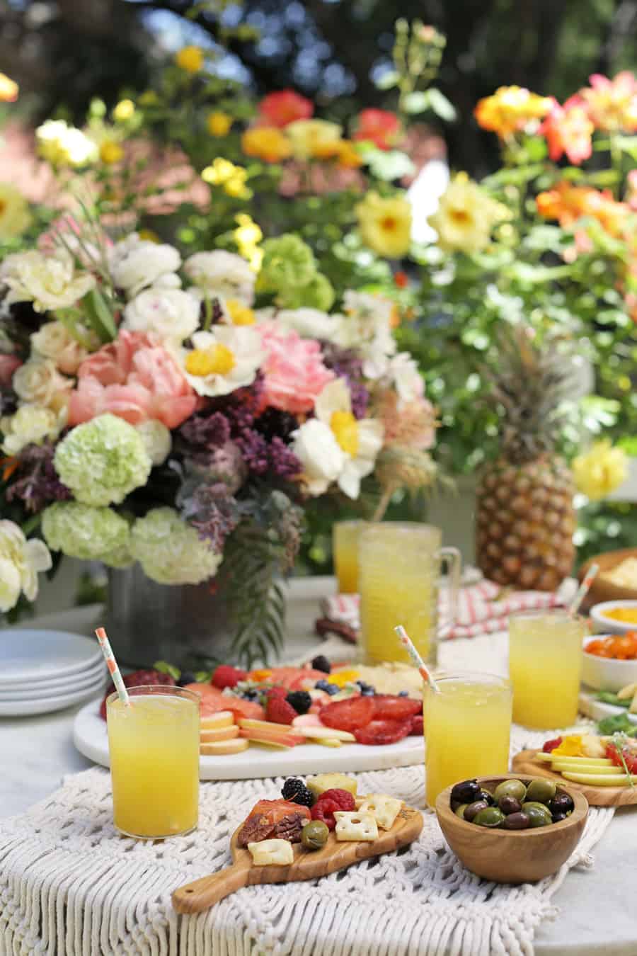 5 Easy Tips for Hosting a Garden Cocktail Party