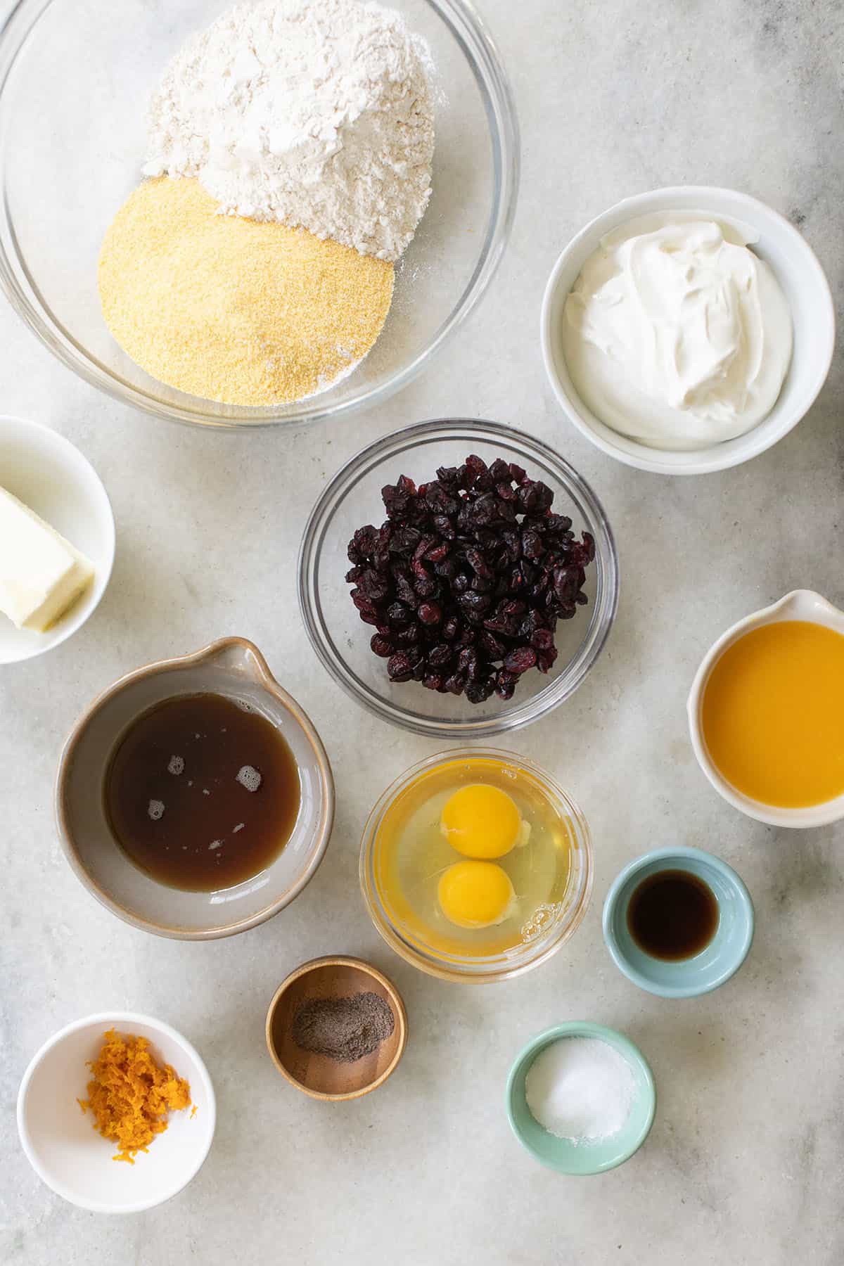ingredients to make sour cream cornbread 