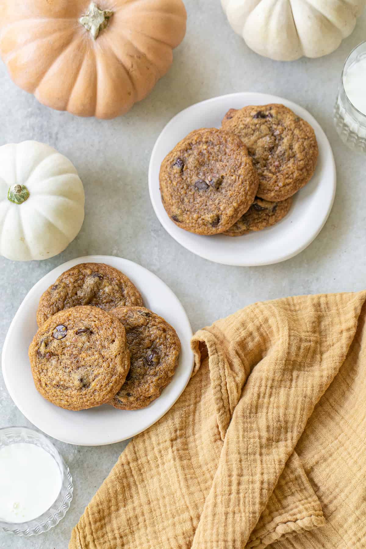 easy pumpkin cookies with chocolate chips