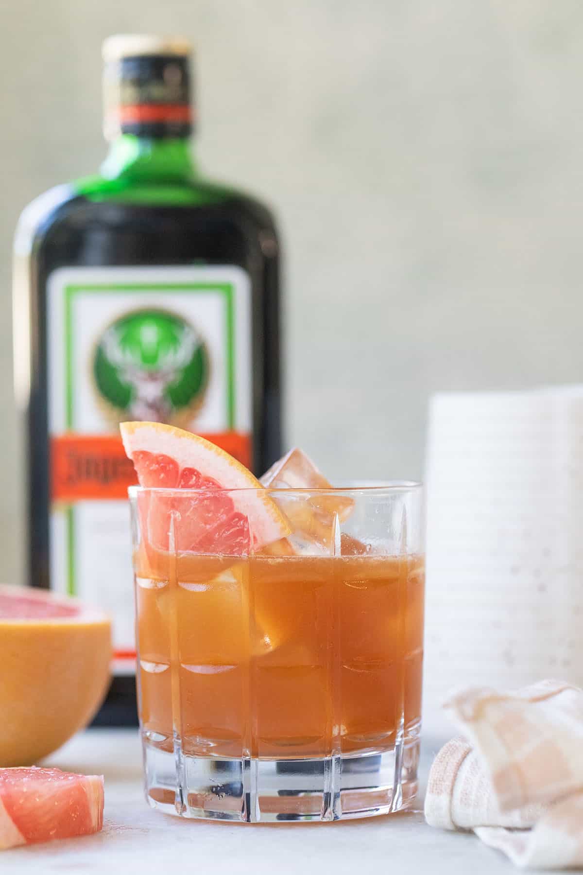 25 Easy Mixed Drinks That Taste Amazing - Sugar and Charm