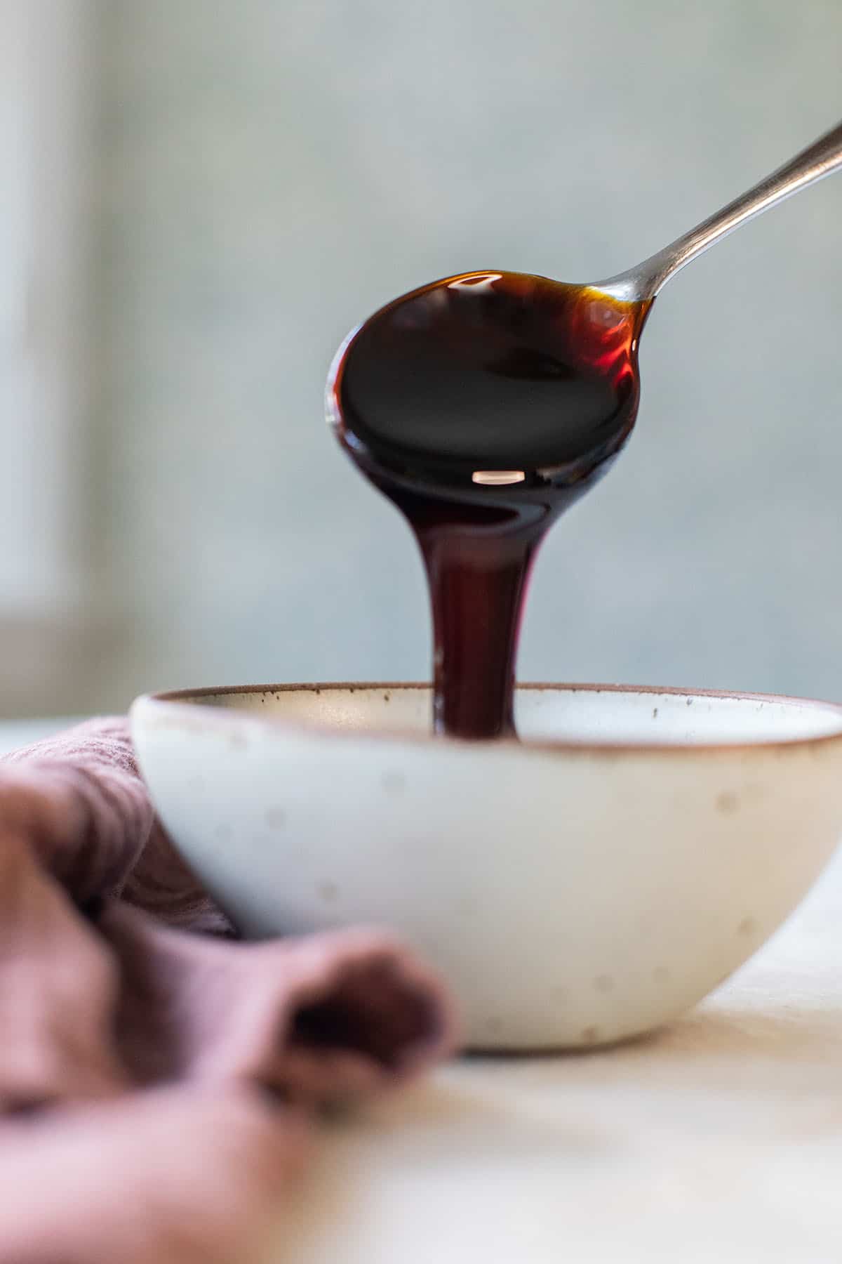 where does molasses come from