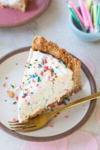 no-bake cheese cake with sprinkles for a birthday party