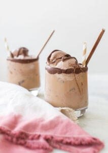 easy cold brew coffee floats with chocolate