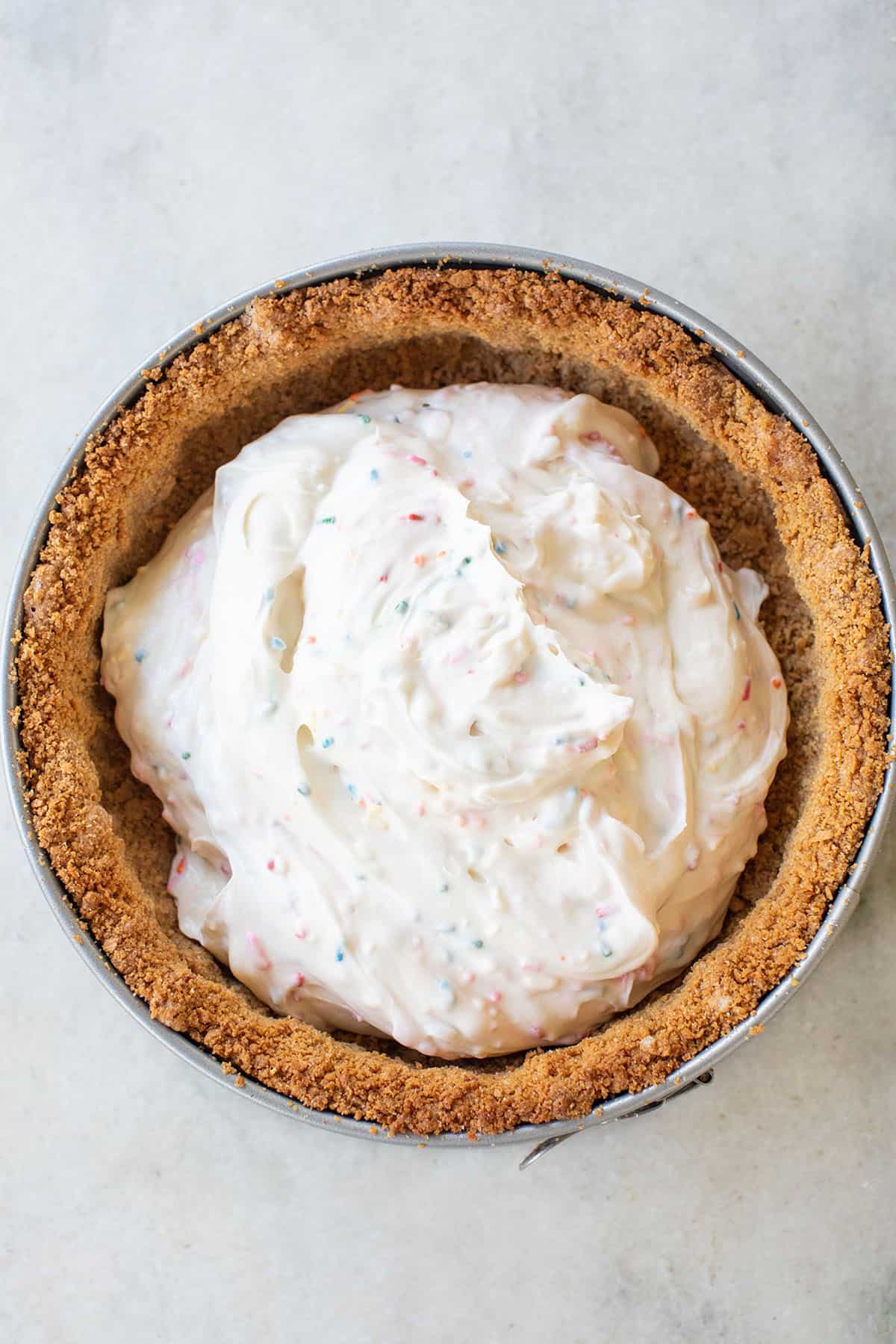 graham cracker crust with pie filling