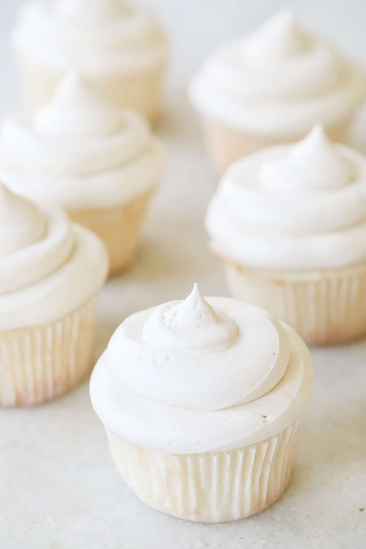 vanilla cupcakes 