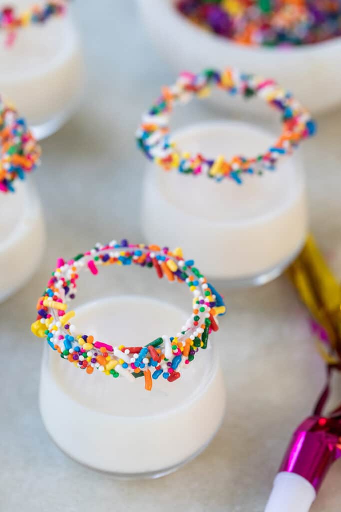 Easy birthday cake shot recipe.
