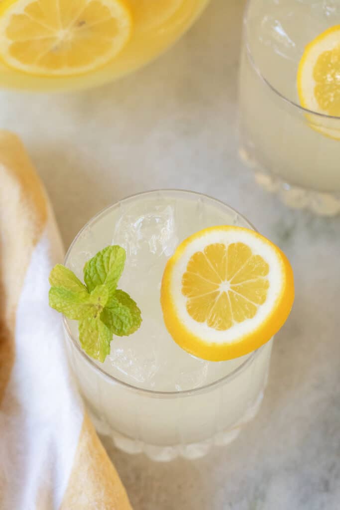 How to Make The Best Mint Lemonade Recipe