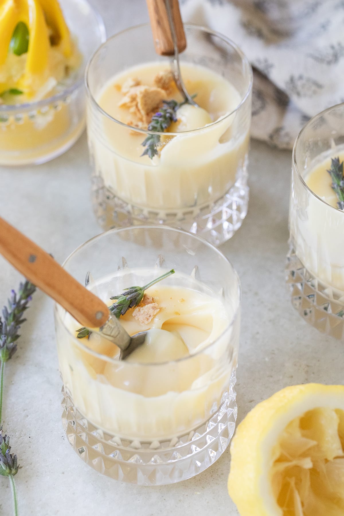 The lemon pot recipe is made with with five ingredients: lemon juice, zest, heavy cream, and sugar.