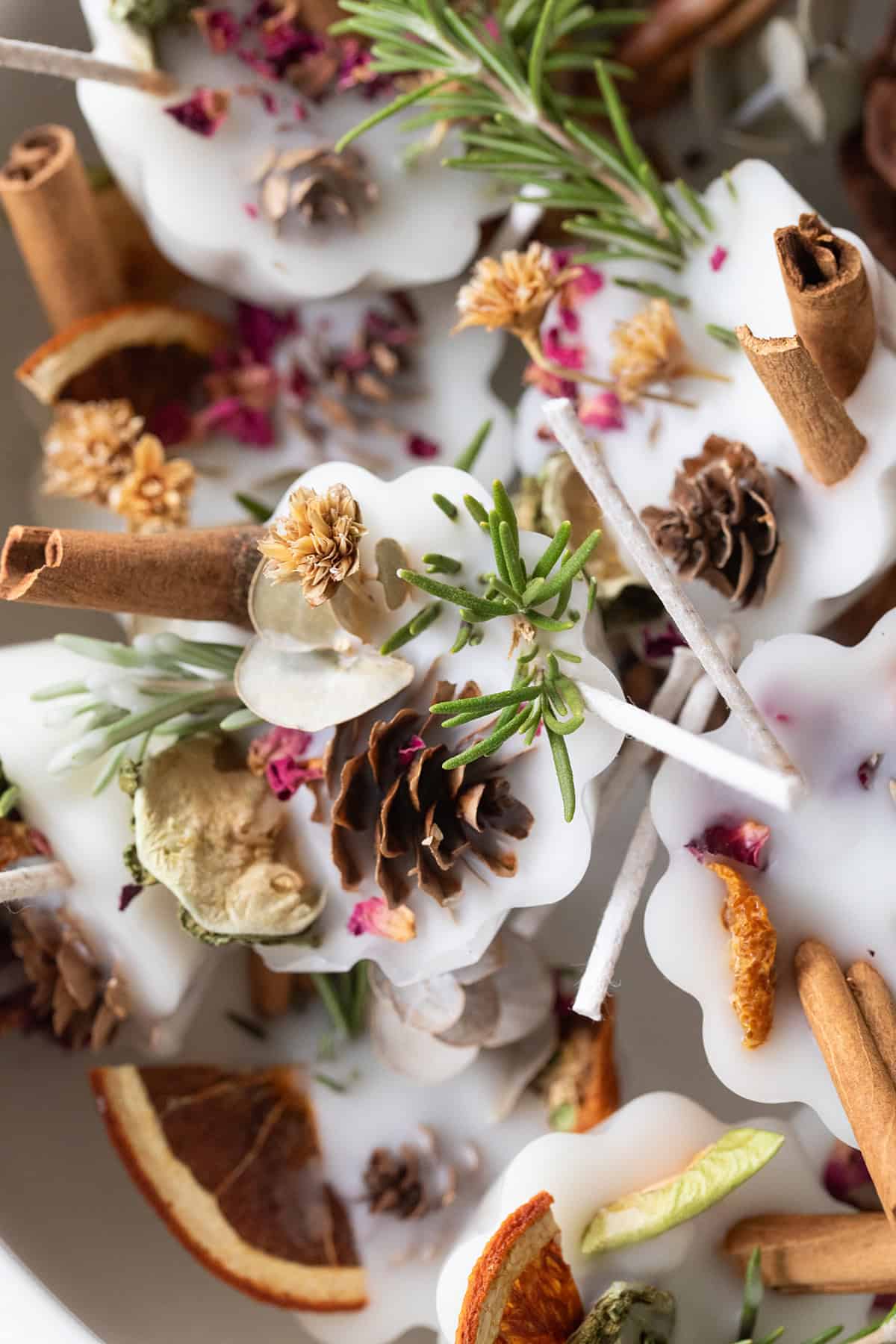 Natural homemade fire starters as gifts in a bowl.